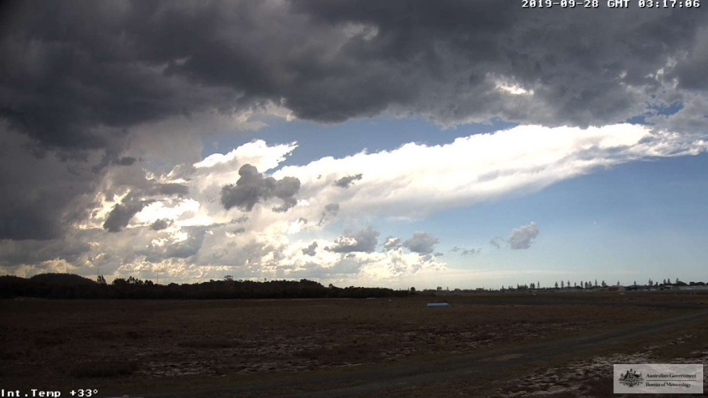 28th sept 19 stormy coolongatta airport.jpg